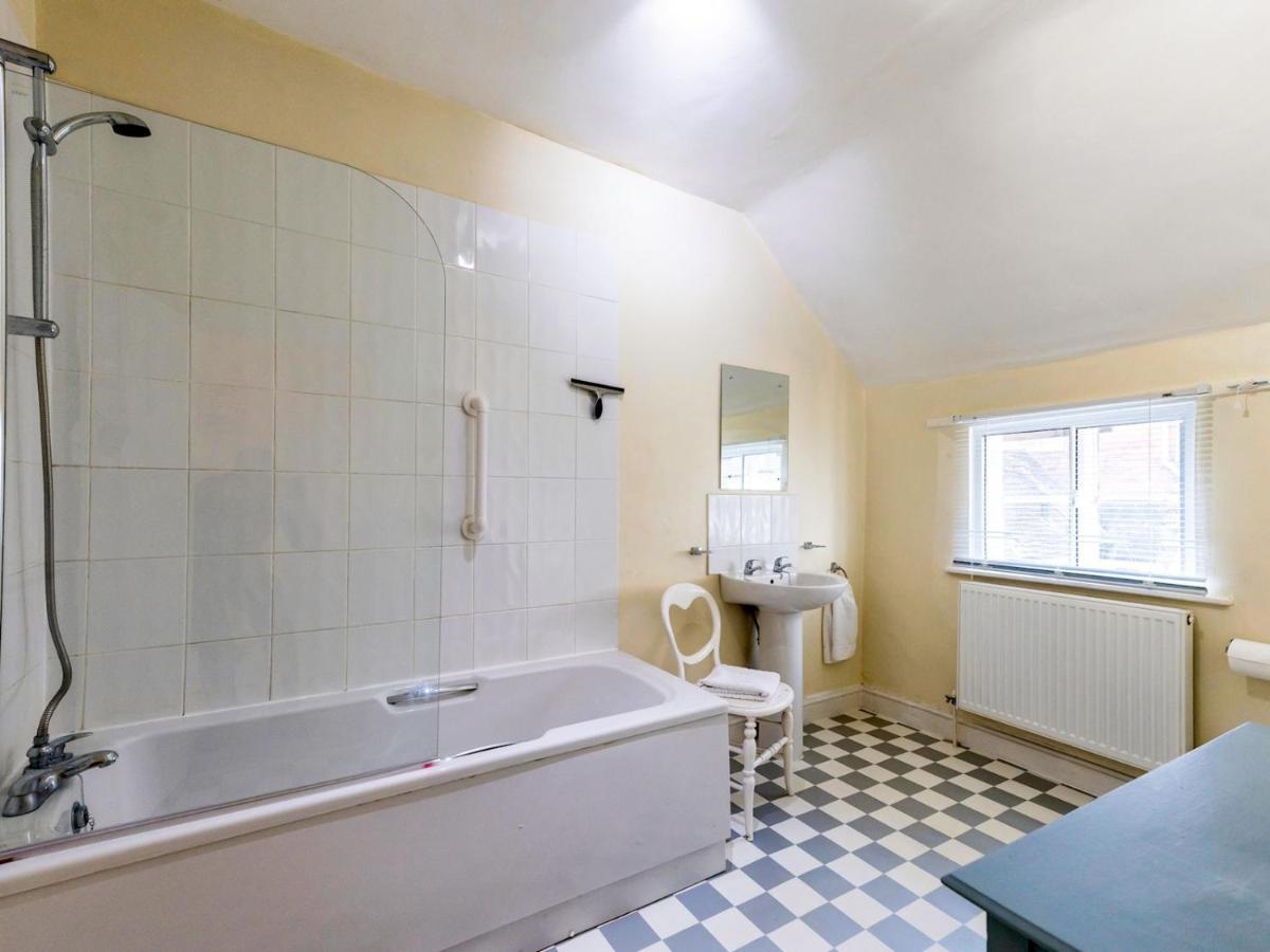 Pass The Keys Cosy 2 Bedroom Victorian Cottage Лудлоу Экстерьер фото
